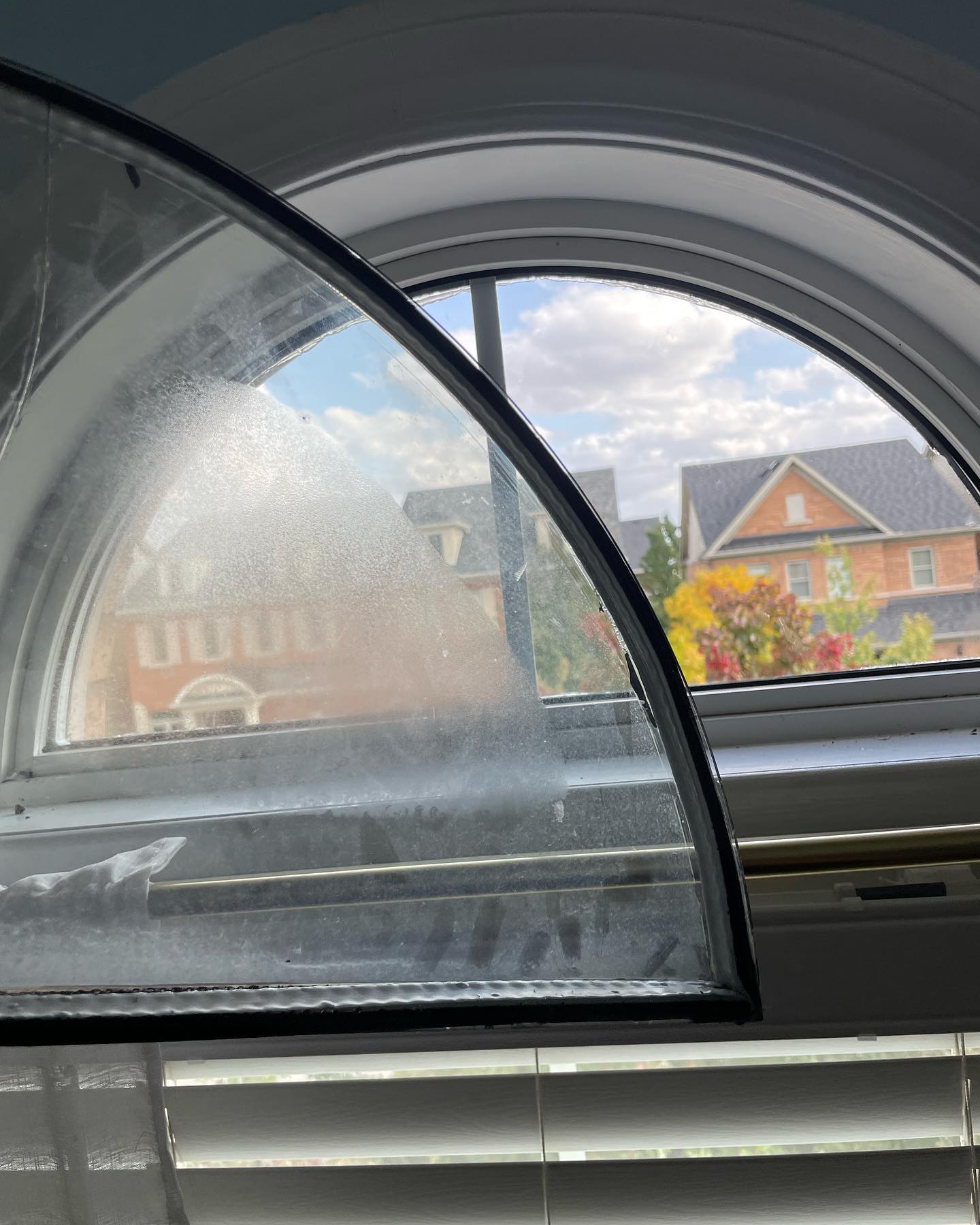 Curved glass replacement by Window Fix GTA in Barrie.