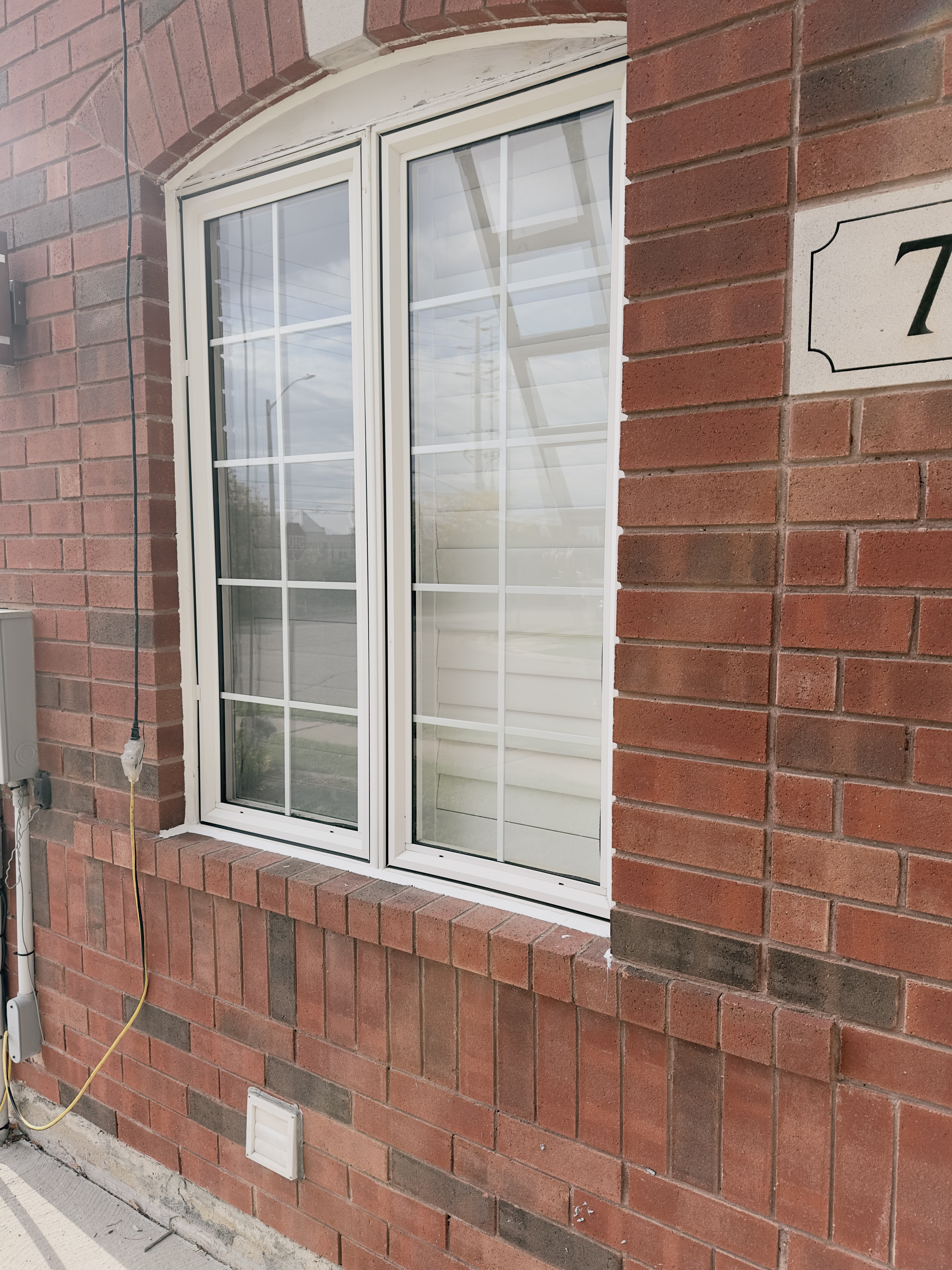 Window caulking service completed in Scarborough by Window Fix GTA.
